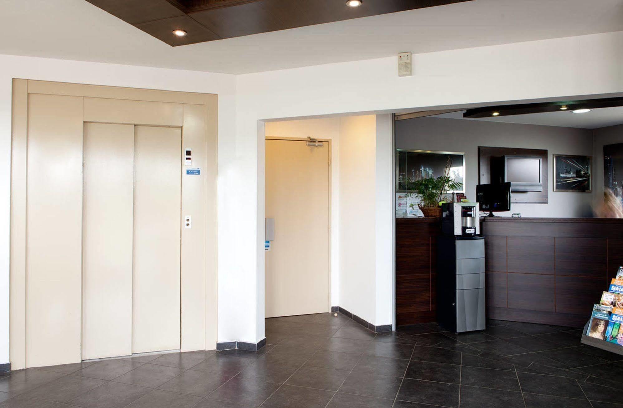 Orly Superior Hotel Athis-Mons Esterno foto